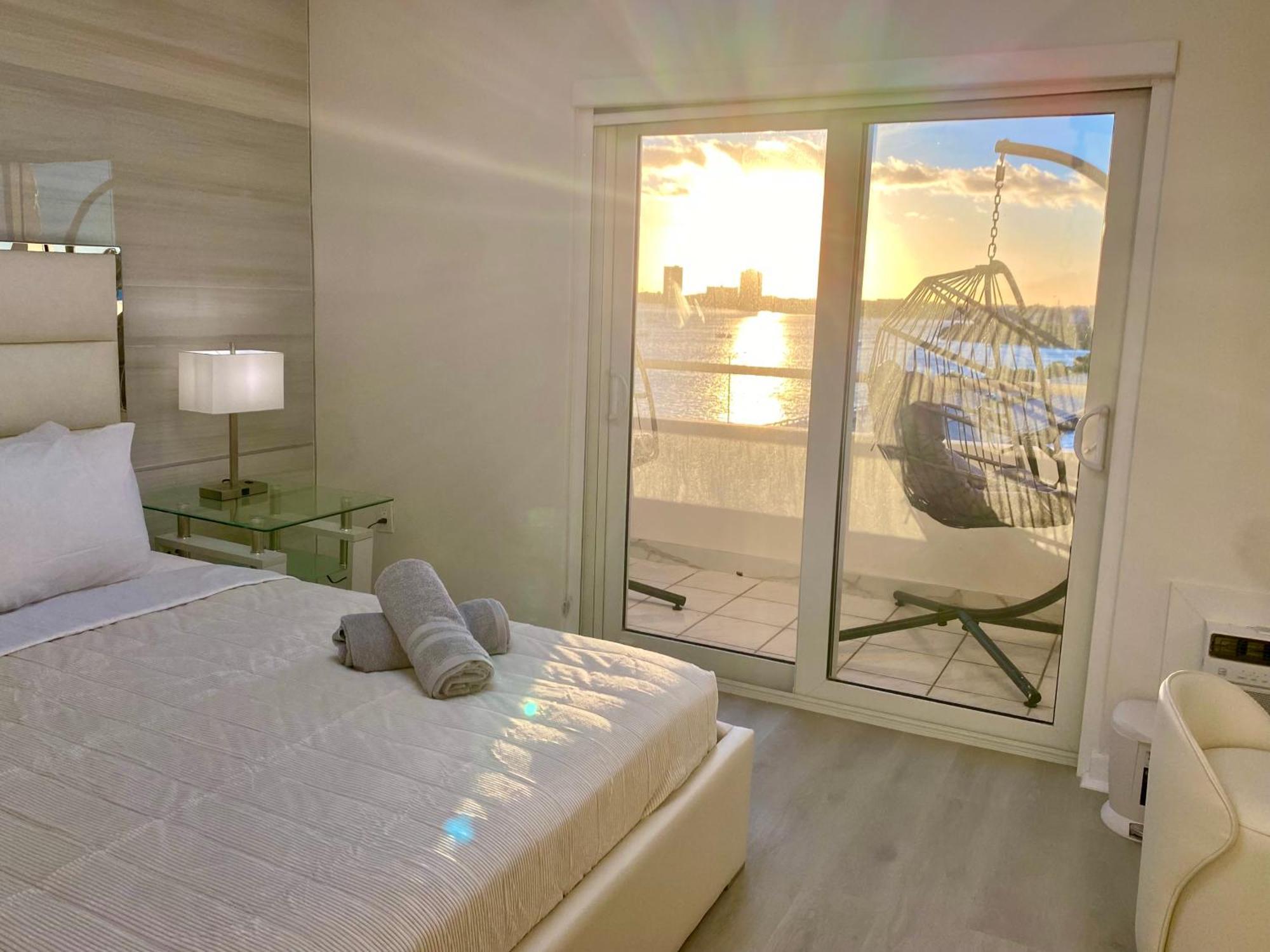 Panoramic Luxurious Waterfront One Bedroom Apartment With Miami Skyline View Free Parking 5Min Drive To Miami Beach Eksteriør billede