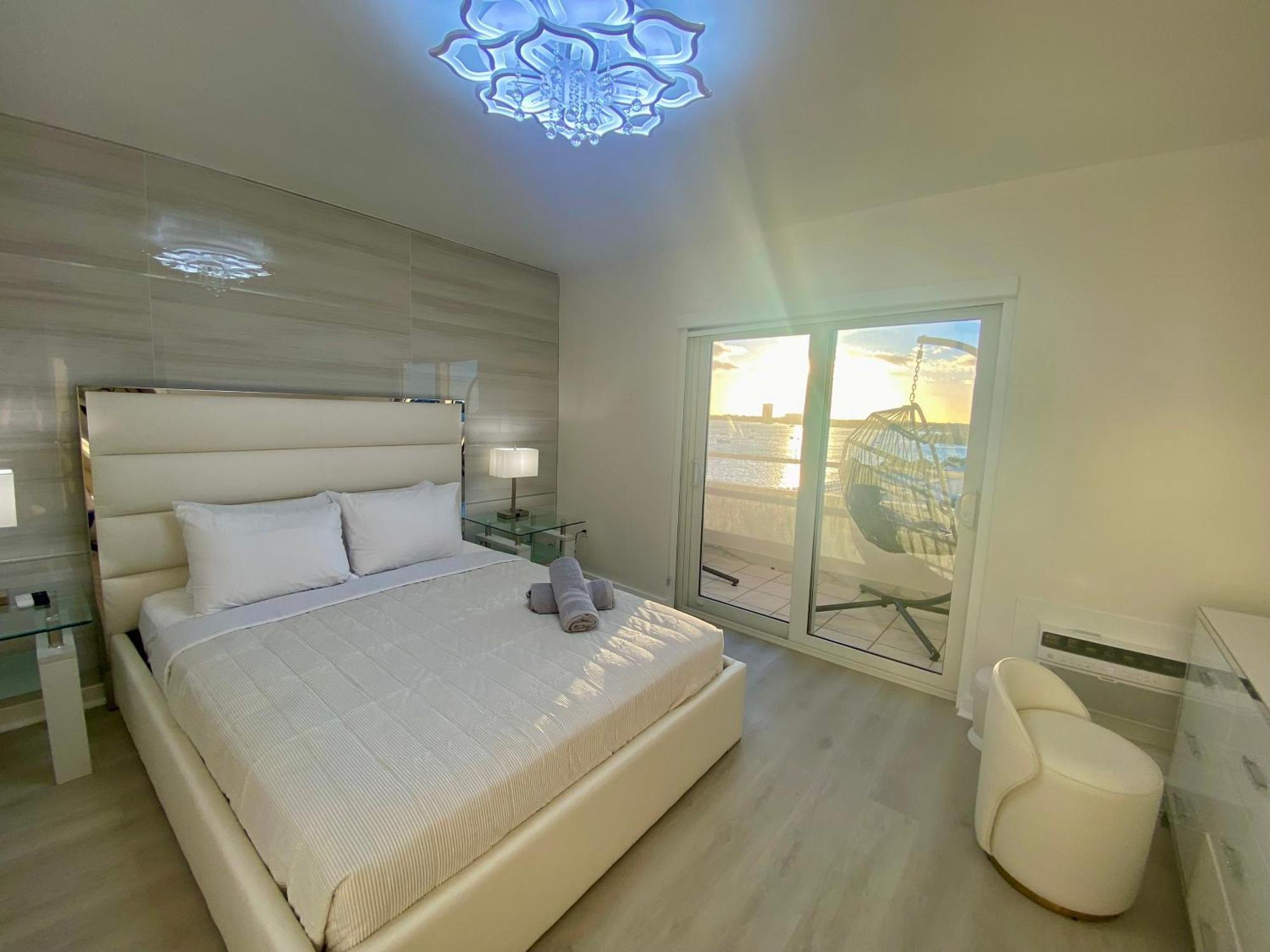 Panoramic Luxurious Waterfront One Bedroom Apartment With Miami Skyline View Free Parking 5Min Drive To Miami Beach Eksteriør billede