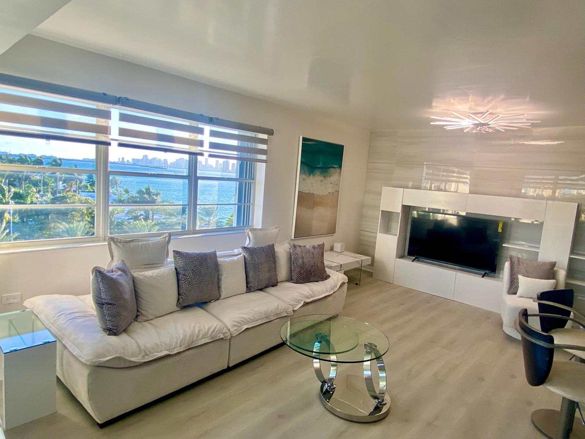 Panoramic Luxurious Waterfront One Bedroom Apartment With Miami Skyline View Free Parking 5Min Drive To Miami Beach Eksteriør billede