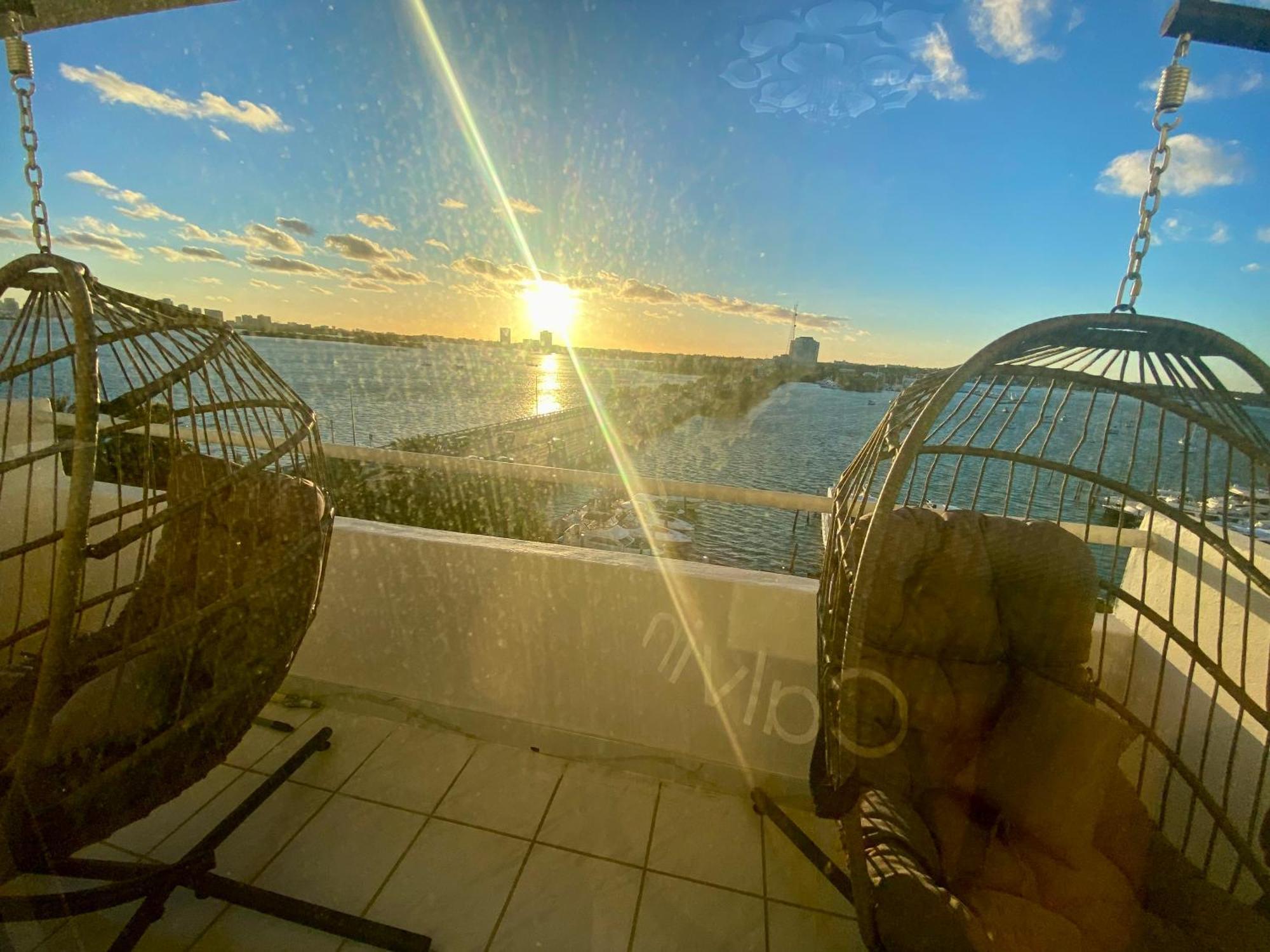 Panoramic Luxurious Waterfront One Bedroom Apartment With Miami Skyline View Free Parking 5Min Drive To Miami Beach Eksteriør billede